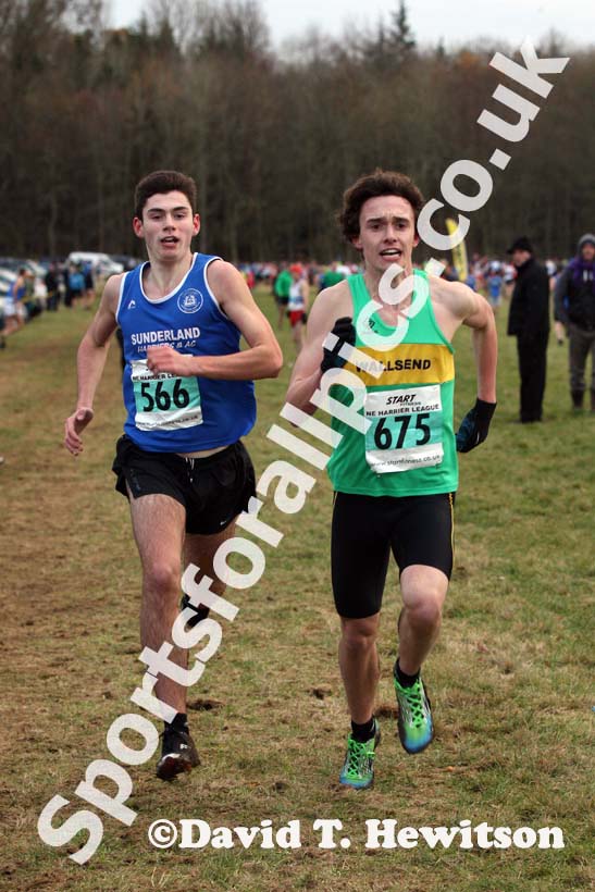 Battle between Ben Craig (Sunderland Harriers) and Adam Gibbs (Wallsend Harriers) under-17 mens NEHL, Wallington Hall. Photo: David T. Hewitson/Sports for All Pics